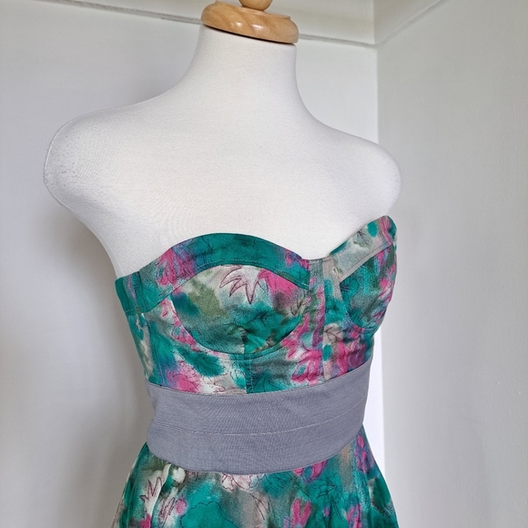 Elizabeth & James | Green , pink & grey floral cute flowy strapless mini Dress - Picture 3 of 11